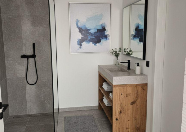 NOVOSTAVBA 4-IZBOVÉHO RD 2 km od SR HRANICE TORNYOSNÉMETI (HU)