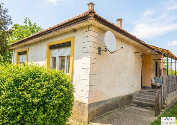 RD v Méra, na peknom pozemku s potenciálom