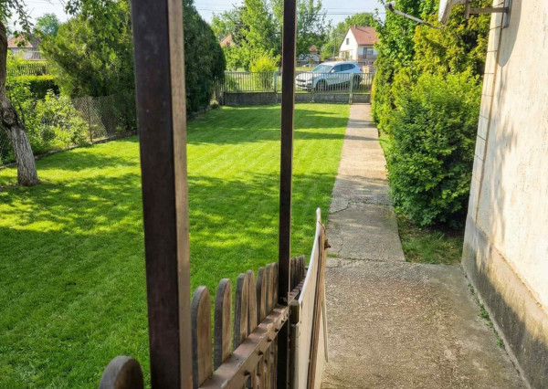 RD v Méra, na peknom pozemku s potenciálom