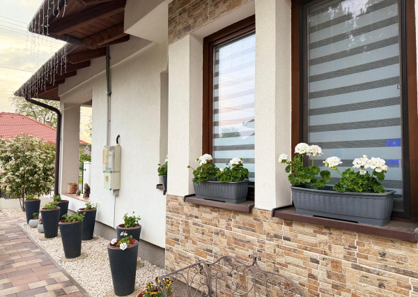 ELEGANTNÉ & NADČASOVÉ - DVOJGENERAČNÝ DOM LEN 25 KM OD KOŠÍC –SÚKROMIE A KOMFORT BEZ KOMPROMISOV