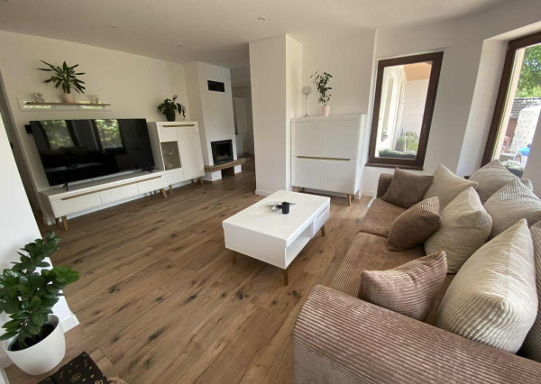 ELEGANTNÉ & NADČASOVÉ - DVOJGENERAČNÝ DOM LEN 25 KM OD KOŠÍC –SÚKROMIE A KOMFORT BEZ KOMPROMISOV