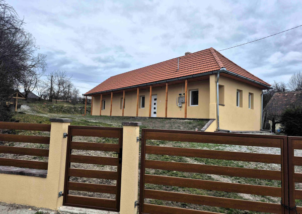 Výnimočné bývanie vo Füzérradvány s výhľadom na kaštieľ