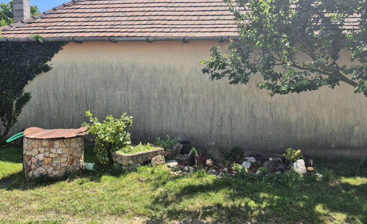 ZREKONŠTRUOVANÝ, GAZDOVSKÝ DOM S GÁNKOM v Méra, Maďarsko - fotografia 21