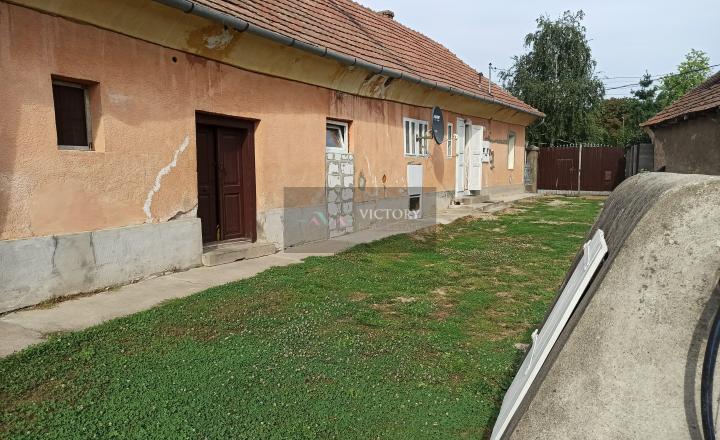 Suchý 2 izbový gazdovský dom v Gönci s ústredným kúrením - fotografia 3