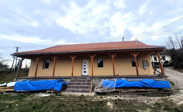 Menší dom s veľkou dušou a panorámou – Füzérradvány - fotografia 10