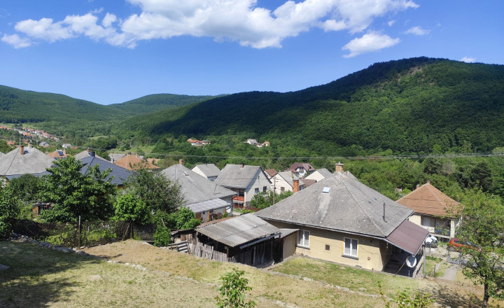 Váš domov s výhľadom a vôňou lesa – Hollóháza, len 25 km od Košíc - fotografia 1