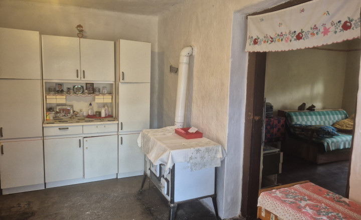 MALÝ KAMENNÝ DOM V HERNÁDCÉCE, MAĎARSKO – VEĽKÝ ROVNÝ POZEMOK 1 454 m² - fotografia 3
