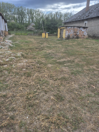MALÝ KAMENNÝ DOM V HERNÁDCÉCE, MAĎARSKO – VEĽKÝ ROVNÝ POZEMOK 1 454 m² - fotografia 9