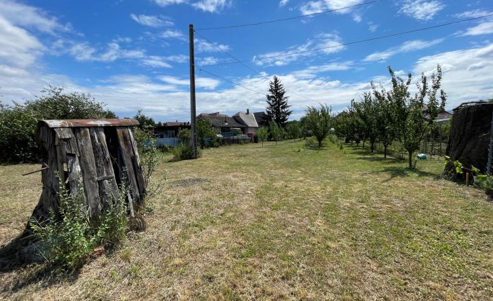 Stavebný pozemok len 2 km od SR hranice – Tornyosnémeti (HU) - fotografia 1