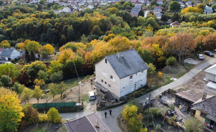 Poschodový RD, 2 kúpeľne, garáž - v objatí prírody HOLLÓHÁZA - fotografia 1