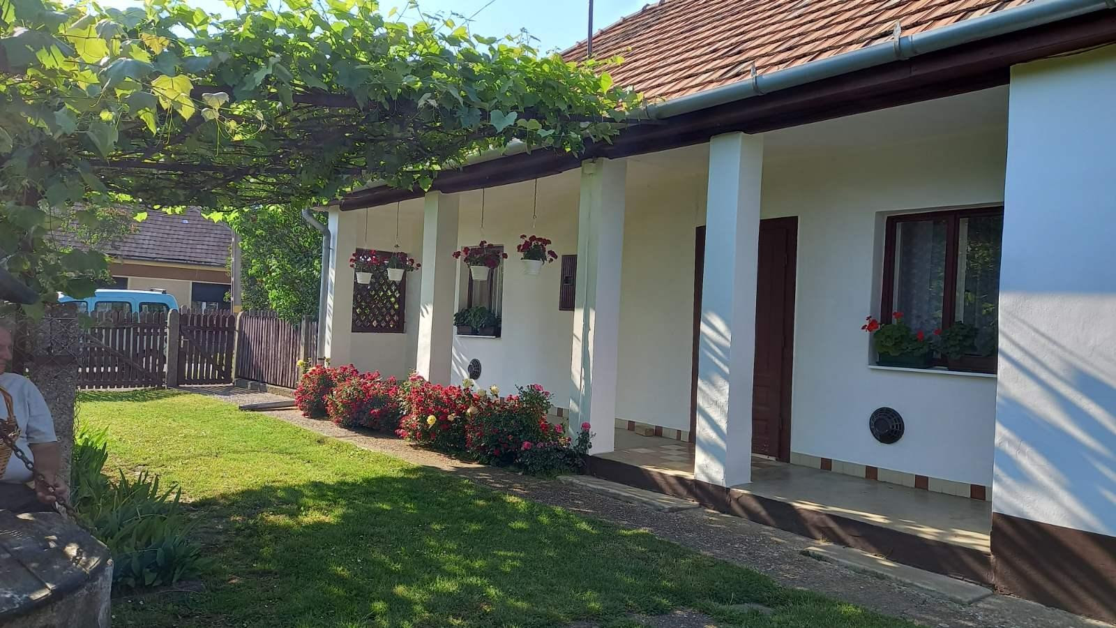 Vidiecky dom s výnimočnou záhradou v obci Méra