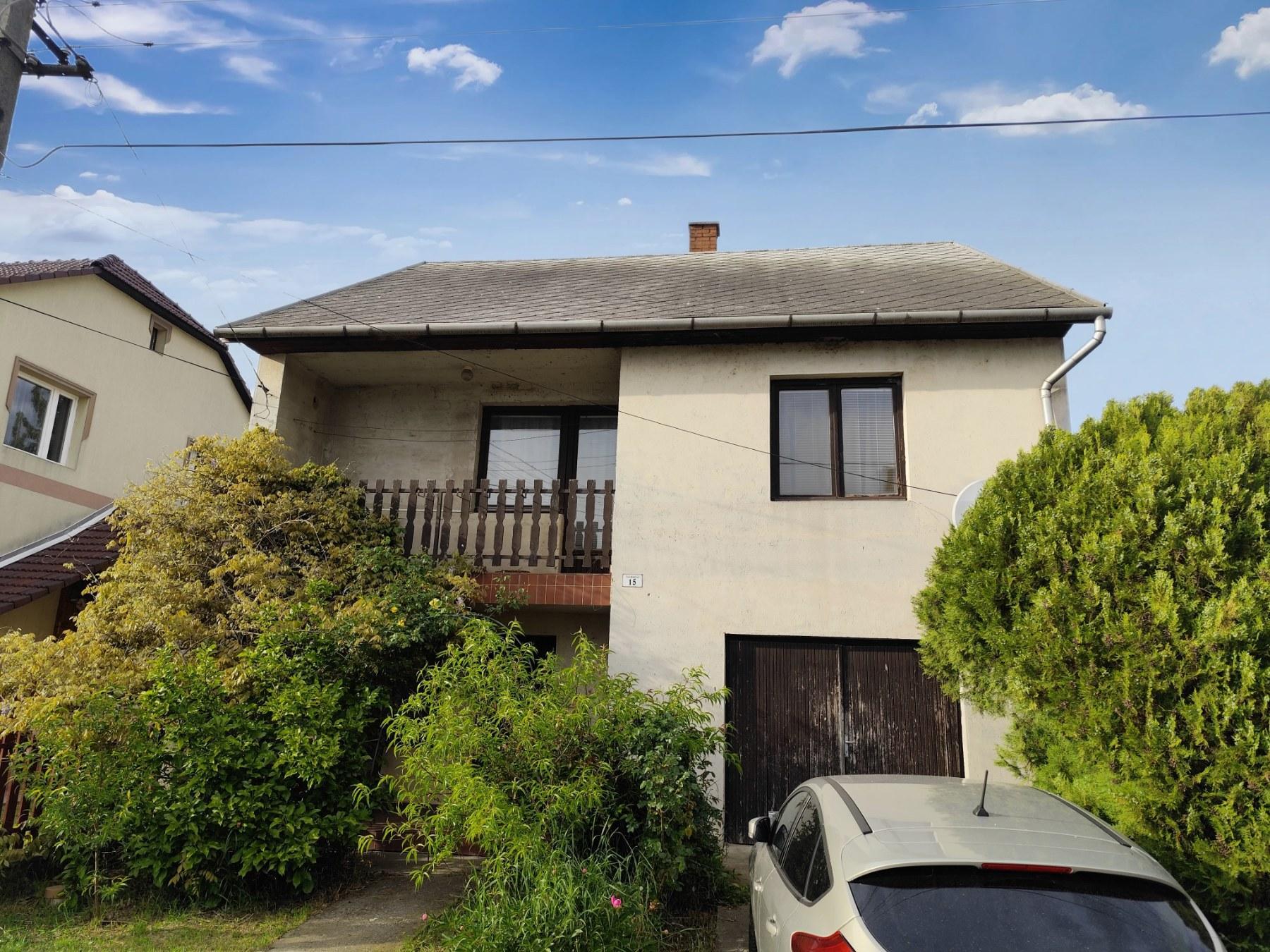 REZERVOVANÝ - Priestranný dom v obľúbenej Hidasnémeti, 3km od hranice