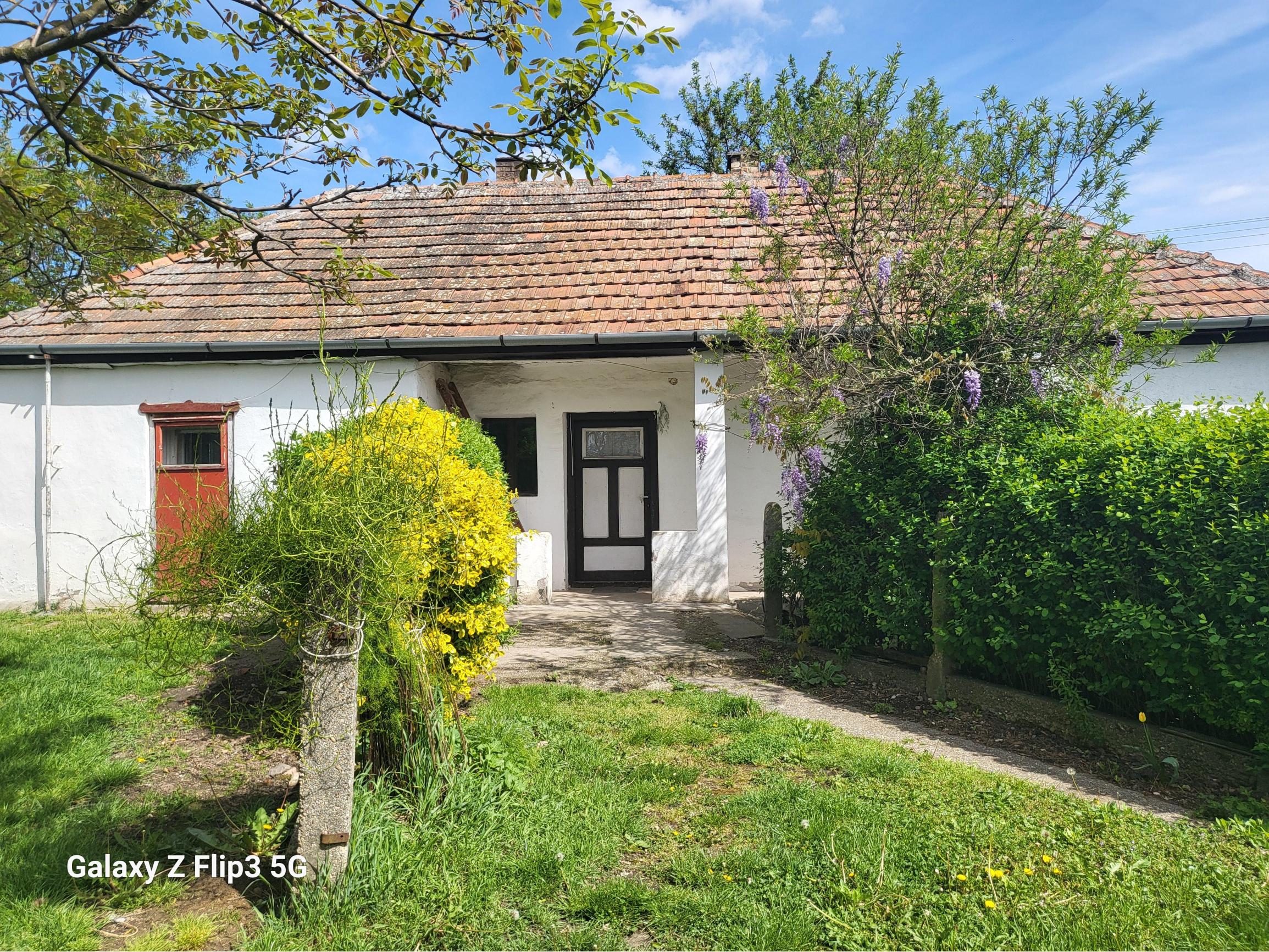 Úžasná záhrada, dobrá lokalita, menší dom v MÉRA