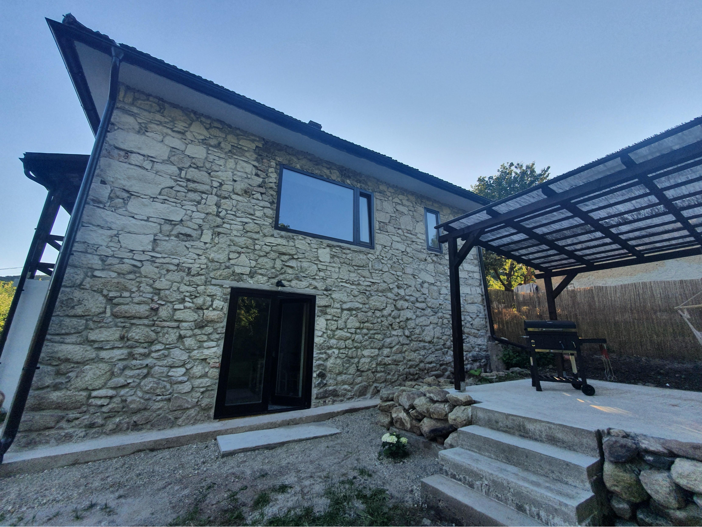 REZERVOVANÝ- EXKLUZÍVNE LEN PRE NÁROČNÝCH HOLLÓHÁZA