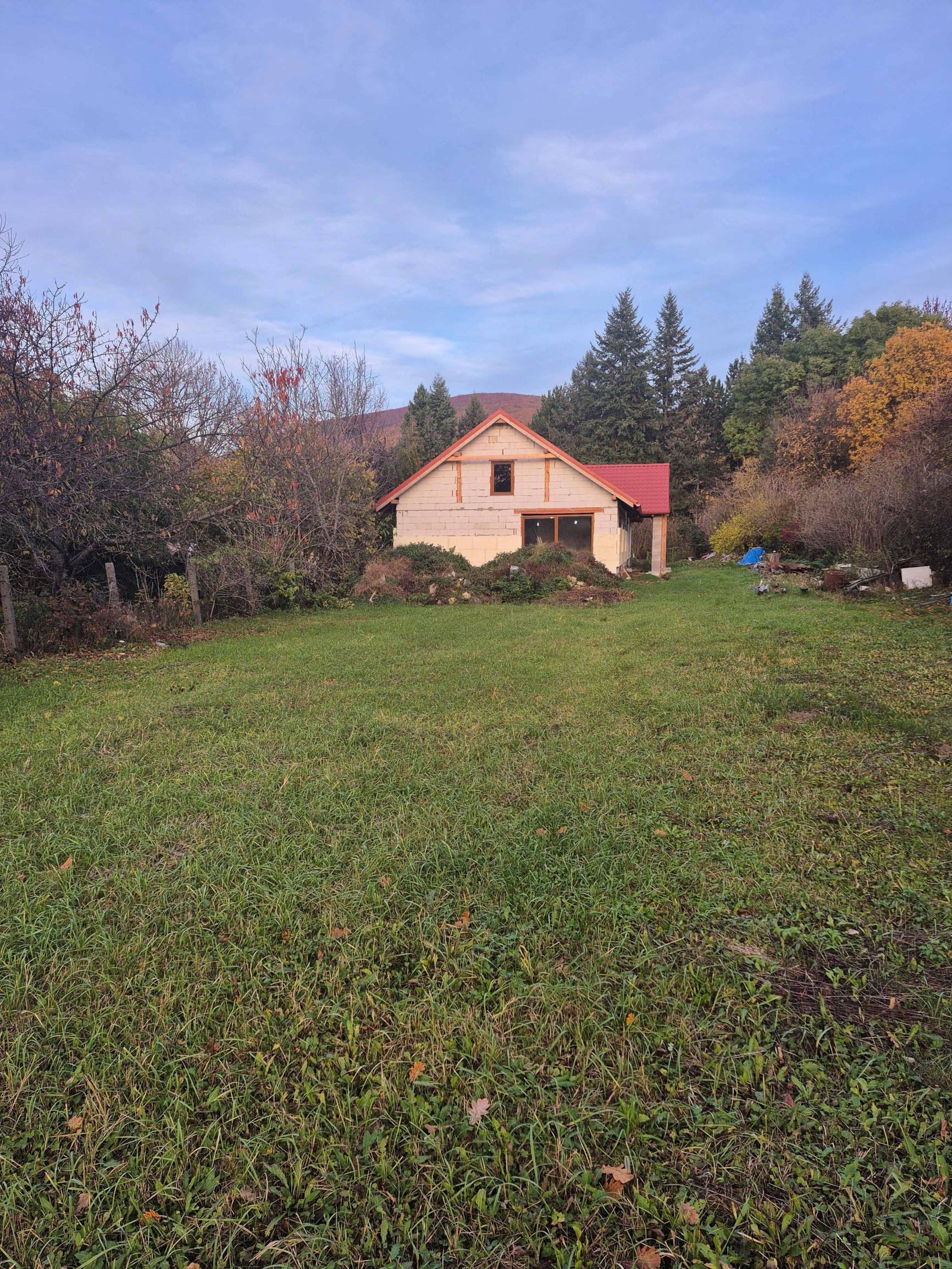 Dom, ktorý si môžete dotvoriť podľa seba, miesto s dušou v Kéked