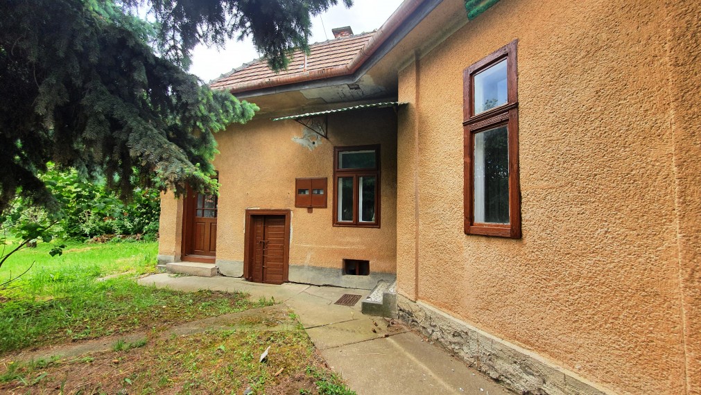 Dom – dva  samostatné byty s pozemkom v Gönc