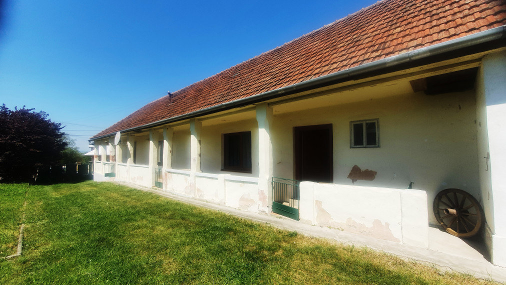 REZERVOVANÝ - Pekne udržiavaný gazdovský dom v obci Nižná Myšľa pri Košiciach
