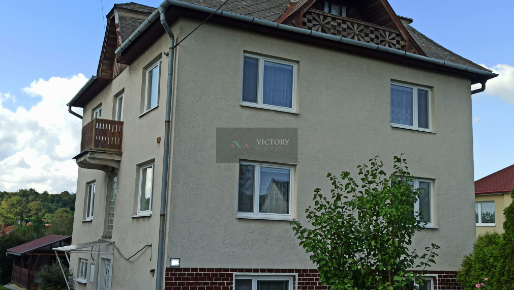 REZERVOVANÝ - Výmerou nadštandardný 6 izbový dom v obci Svinica