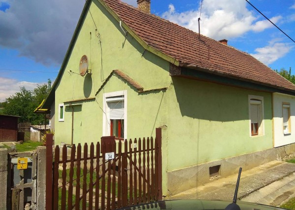 Tehlový dom s menším pozemkom v Hidasnémeti - Maďarsko