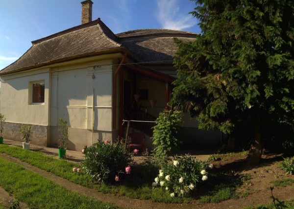 Väčší TEHLOVÝ, REKONŠTRUOVANÝ dom v Méra