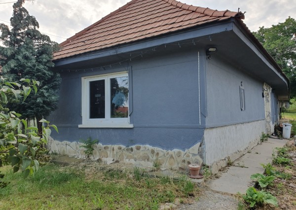 Dva domy, dva pozemky v Gönc na dobrej ulici