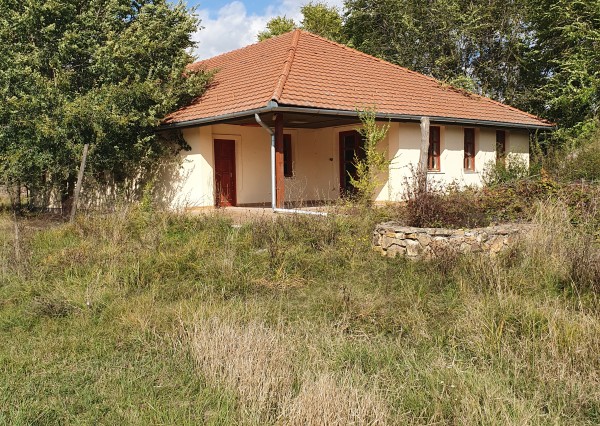 18 ROČNÝ BUNGALOV V MESTEČKU PÁLHÁZA V PRÍRODNOM PROSTREDÍ