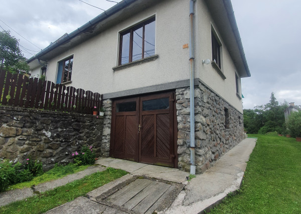 RD s výhľadom na HRAD FüZÉR, ideálne na bývanie s veľkým pozemkom